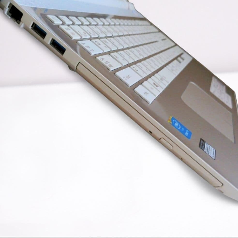 9T2 Core i7＆高速SSD✨️大人気ゴールド✨薄型ノートパソコン 8GB