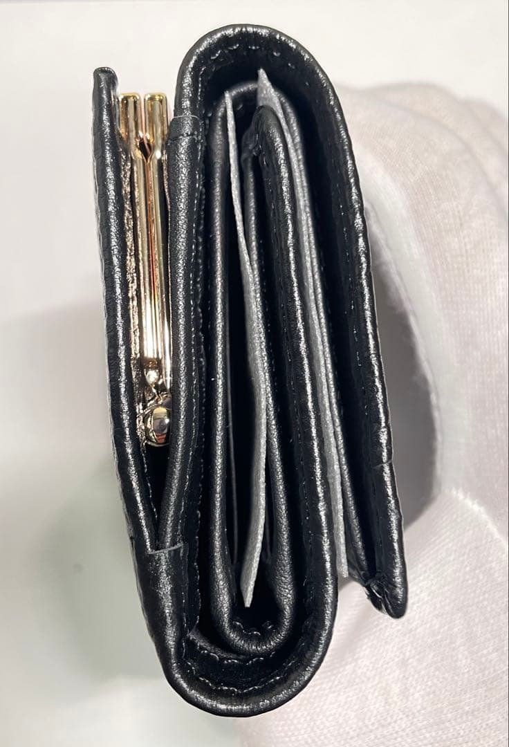 【新品】　vivienne westwood 人気商品　三つ折り財布