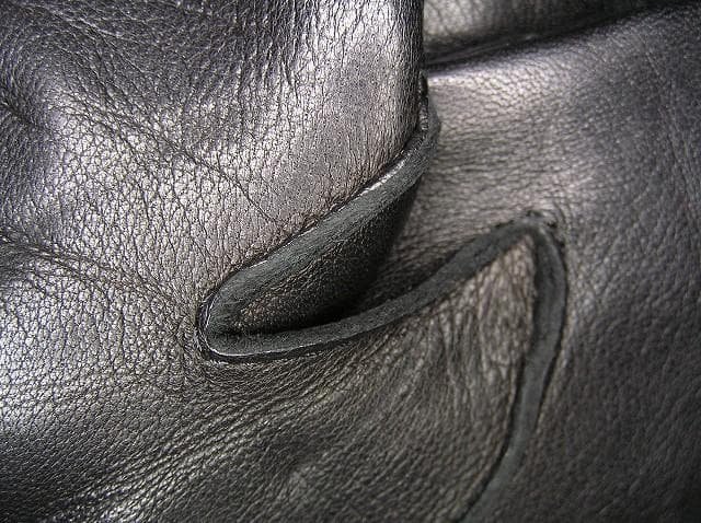 新品定価13万円 BOTTEGA VENETA 黒本革手袋 カシミヤ100％内装